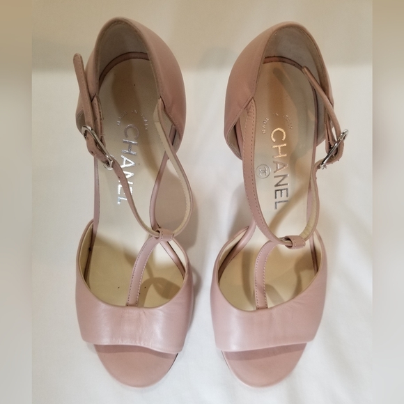 CHANEL Sandals size 5.5 light pink - Picture 6 of 9